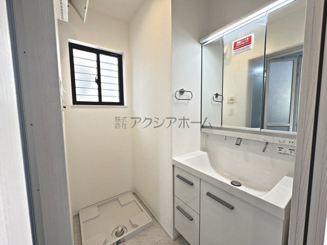 所沢市中新井1丁目・全1棟　新築一戸建　～南西角地～の独立洗面台