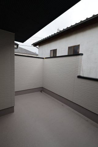 《仲介手数料無料》川越市田町19-8新築一戸建てLIGAREのバルコニー