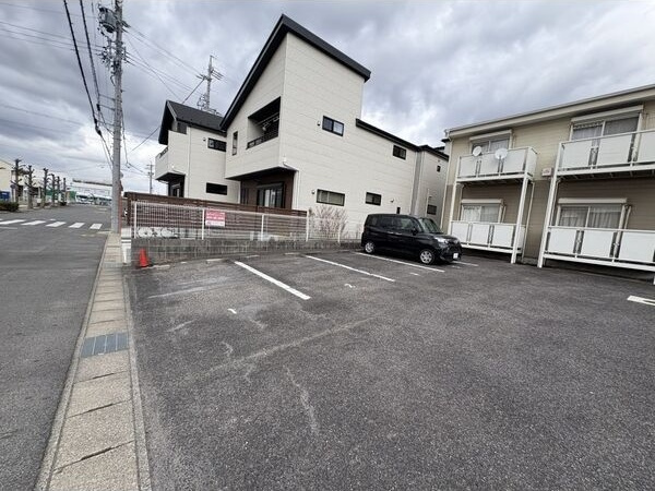 Surplus One 稲垣　　　刈谷市近郊の賃貸はクラスホーム刈谷店の駐車場
