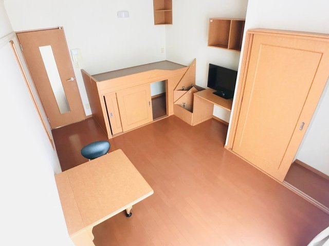 レオパレスアネックスの居間・リビング|テレビのサイズが異なる場合がございます。