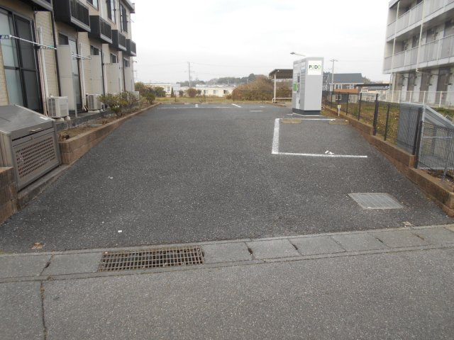 レオパレスアネックスの駐車場