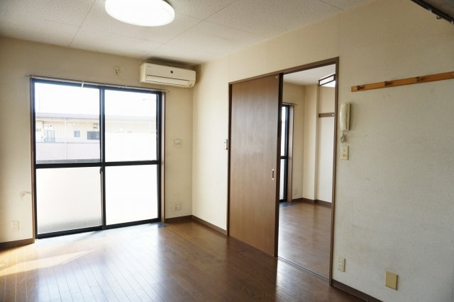 【居間・リビング】 | コーポAKITAⅠ | こちらの居間で趣味の時間をお楽しみください
同タイプ別室