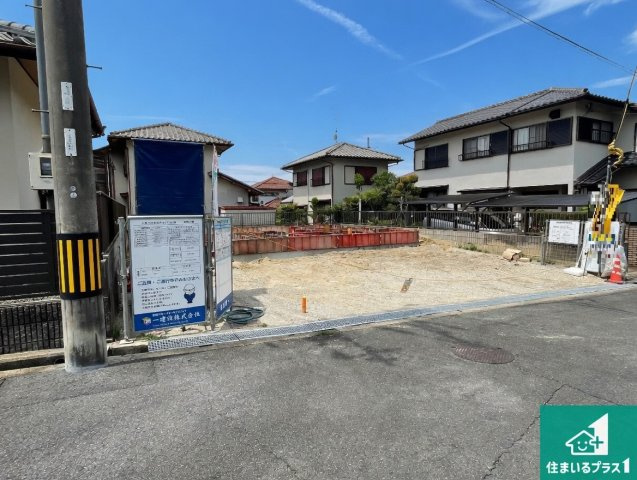 ★木津川市南加茂台　新築一戸建ての外観|周辺は落ち着いた街並みの住宅地！子育てがしやすい住環境です！まだ未完成ですが、現地でしかわからない事もございます。是非一度ご覧ください。