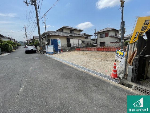 ★木津川市南加茂台　新築一戸建ての前面道路含む現地写真|周辺は落ち着いた街並みの住宅地！子育てがしやすい住環境です！まだ未完成ですが、現地でしかわからない事もございます。是非一度ご覧ください。