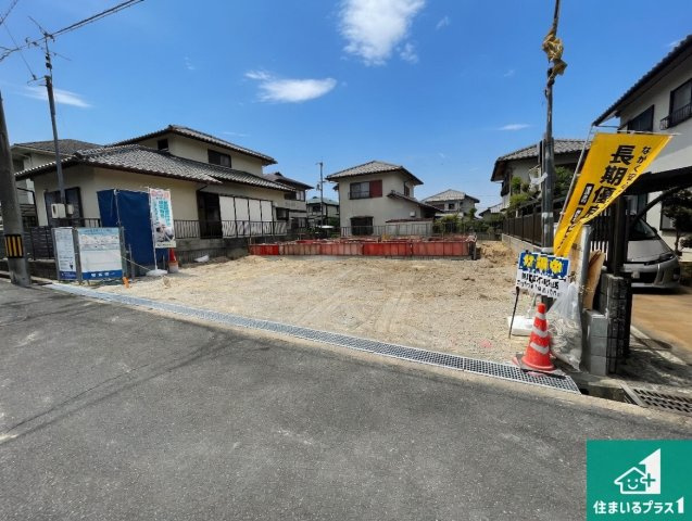 ★木津川市南加茂台　新築一戸建ての前面道路含む現地写真|周辺は落ち着いた街並みの住宅地！子育てがしやすい住環境です！まだ未完成ですが、現地でしかわからない事もございます。是非一度ご覧ください。