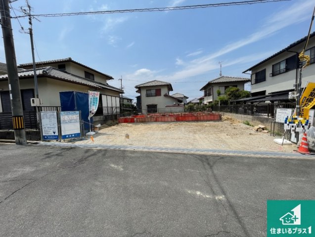 ★木津川市南加茂台　新築一戸建ての外観|周辺は落ち着いた街並みの住宅地！子育てがしやすい住環境です！まだ未完成ですが、現地でしかわからない事もございます。是非一度ご覧ください。