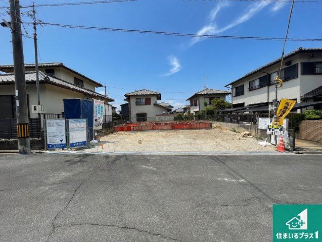 ★木津川市南加茂台　新築一戸建ての外観|周辺は落ち着いた街並みの住宅地！子育てがしやすい住環境です！まだ未完成ですが、現地でしかわからない事もございます。是非一度ご覧ください。