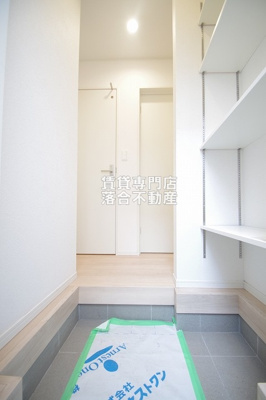 【玄関】 | エスワンハイツ古淵 | ゆったりとした玄関♪