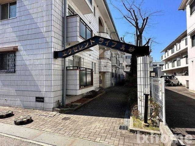 エクセレントライフ真砂のエントランス|落ち着いたエントランスです