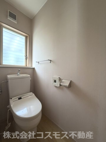 西辛川Ｏ邸貸家のトイレ