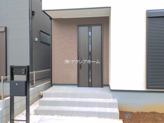 入間市久保稲荷5丁目・全2棟　新築一戸建　2号棟の玄関|現地写真（2026年7月7日撮影）