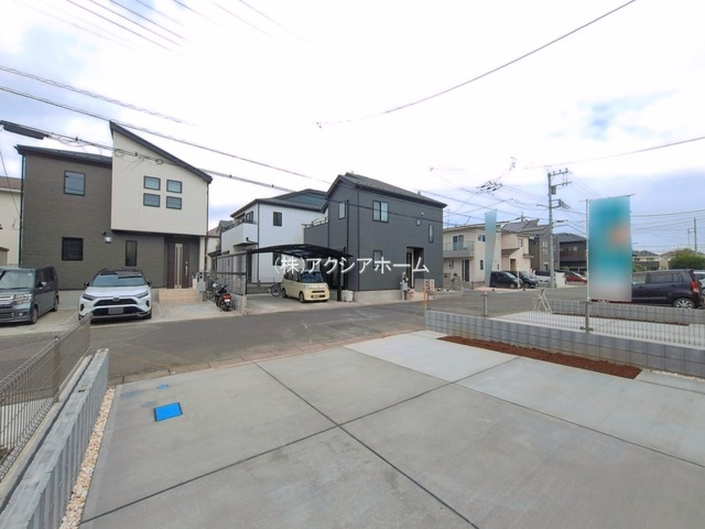 入間市久保稲荷5丁目・全2棟　新築一戸建　2号棟の駐車場|現地写真（2026年7月7日撮影）