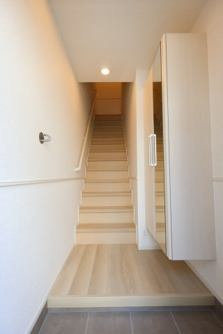 【玄関】 | テナム　プレッソ　メゾン
