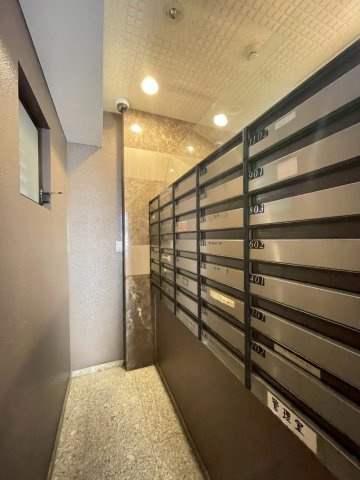 シーアイマンション根津宮永のエントランス