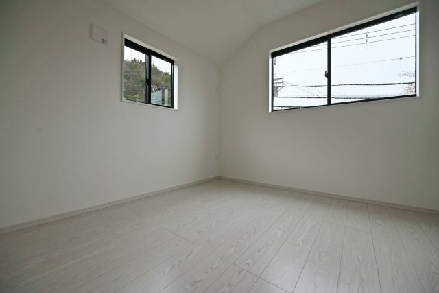 テラシエ花屋敷つつじガ丘新築一戸建て│4LDK+並列駐車2台可の子供部屋|-洋室5.2帖(2F)-
