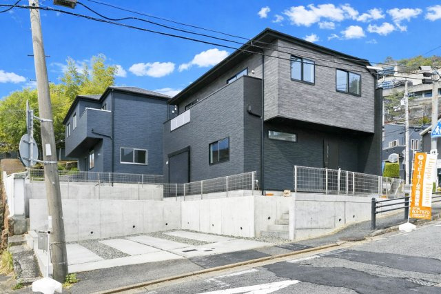 テラシエ花屋敷つつじガ丘新築一戸建て│4LDK+並列駐車2台可