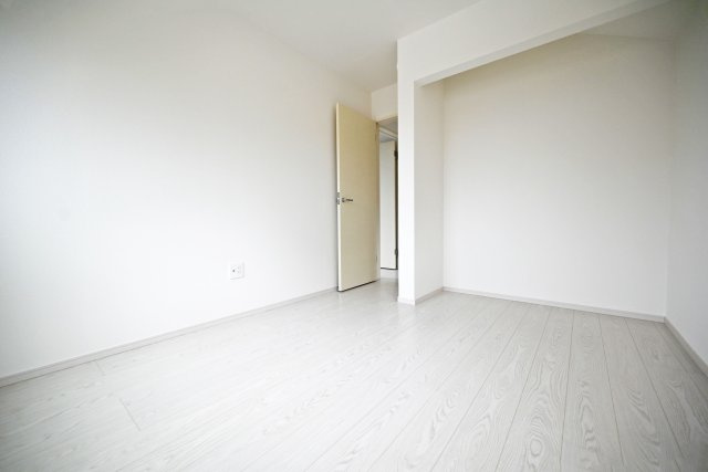 テラシエ花屋敷つつじガ丘新築一戸建て│4LDK+並列駐車2台可の収納|-洋室5.2帖(2F)-