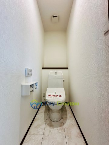 海老名市門沢橋　敷地広々新築戸建てのトイレ