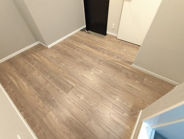 ルミナーレ新小岩の洋室