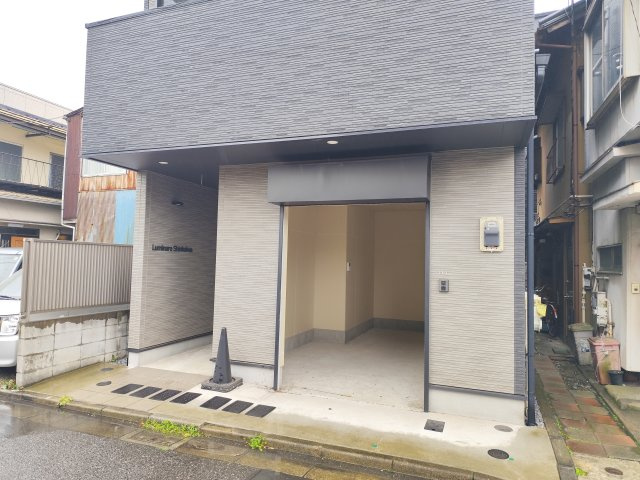 ルミナーレ新小岩のエントランス