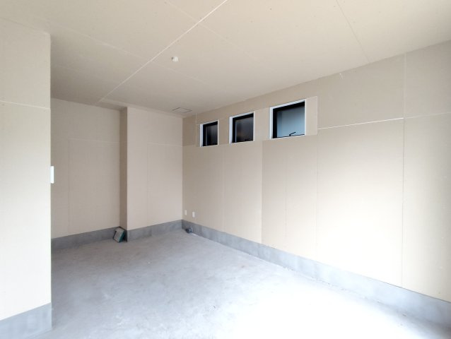 ルミナーレ新小岩の洋室