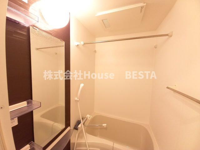 SERENiTE三宮の浴室