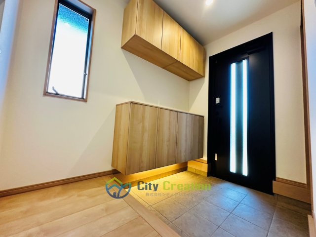 海老名市中新田4丁目の玄関