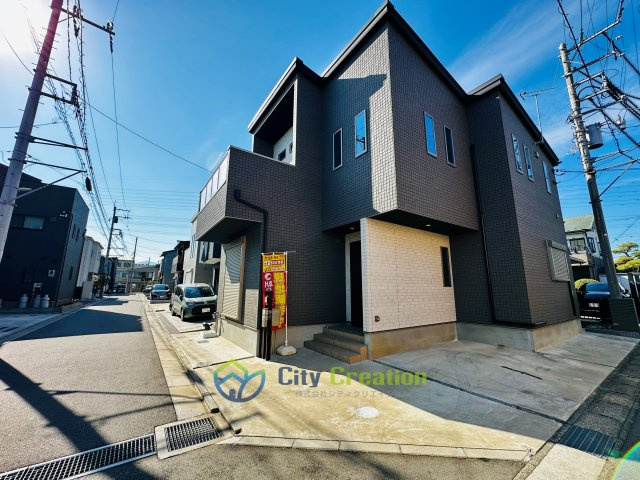 海老名市中新田4丁目の前面道路含む現地写真