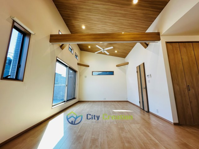 海老名市中新田4丁目の居間・リビング