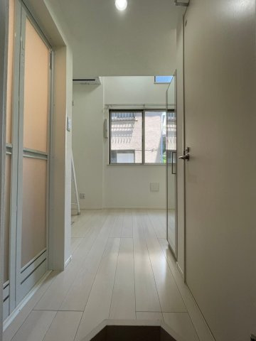 Sun Bloom 中落合の玄関