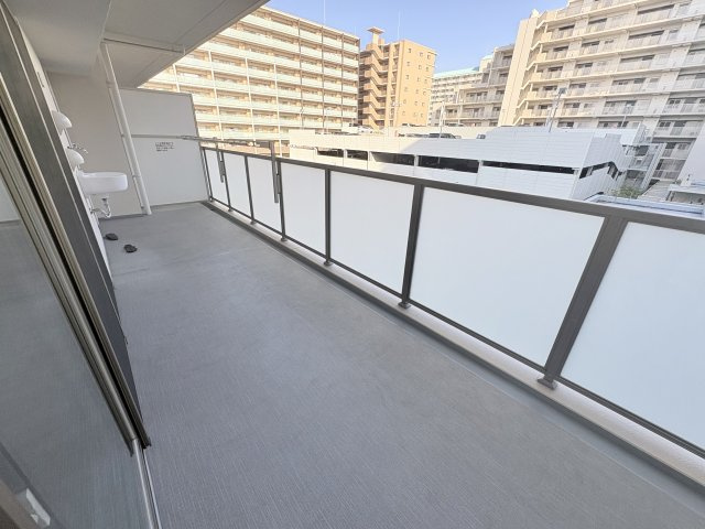 プラウドシティ神戸西神南のバルコニー