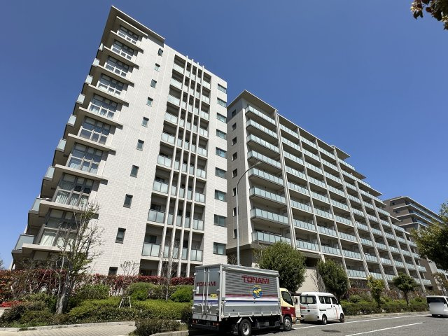 プラウドシティ神戸西神南の外観