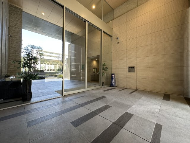 プラウドシティ神戸西神南のエントランス