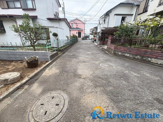 新築戸建　茅ヶ崎市甘沼の前面道路含む現地写真