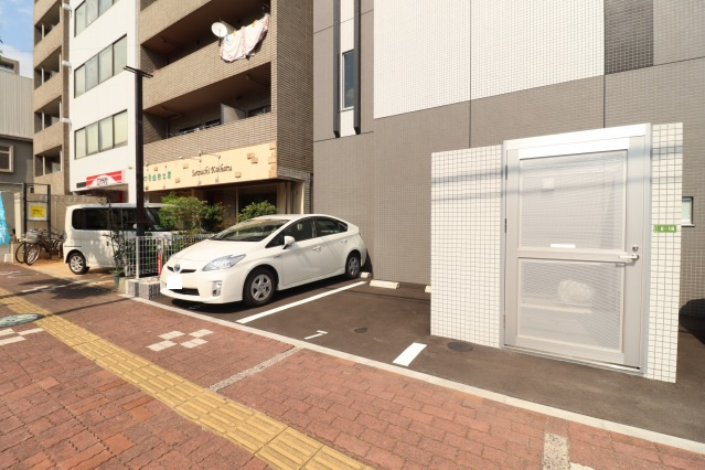 コンティニューム宇品の駐車場