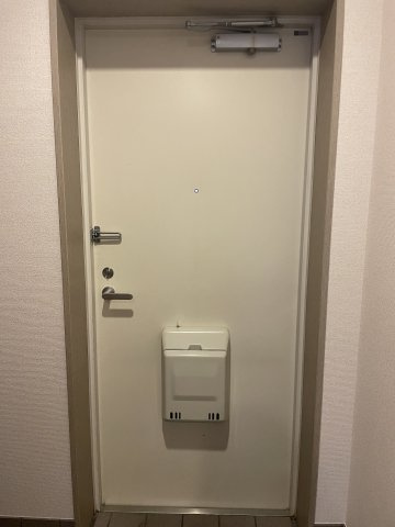 カームヤタ藤第3の玄関