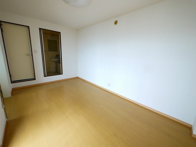 古川マンションの寝室