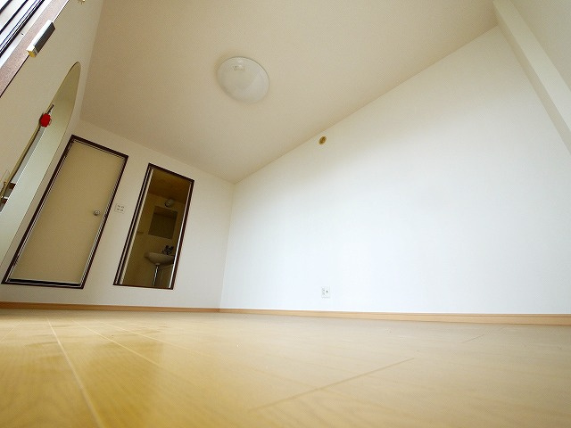 古川マンションの洋室