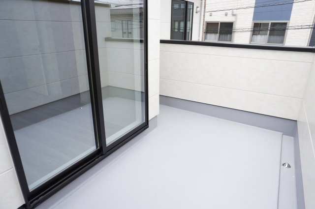 草加市旭町4丁目 新築分譲住宅のバルコニー