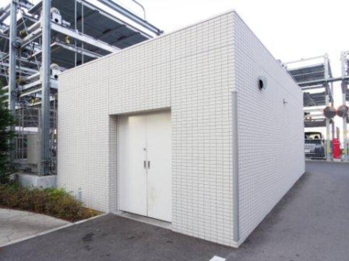 フロンティア・コンフォート研究学園のその他共用部分|ゴミ集積所