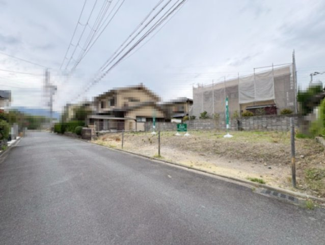京都市西京区大原野上里男鹿町の前面道路含む現地写真|前道との高低差が少なく、運転が苦手な方も駐車が楽々です◎