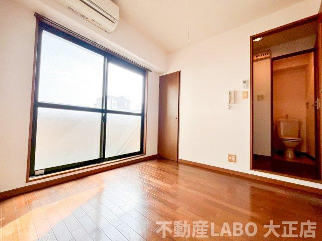 ロイヤルレスト芦原の洋室