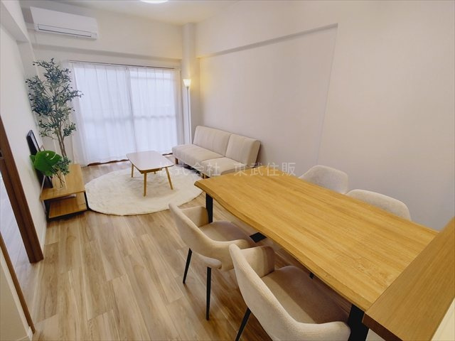【居間・リビング】の画像
