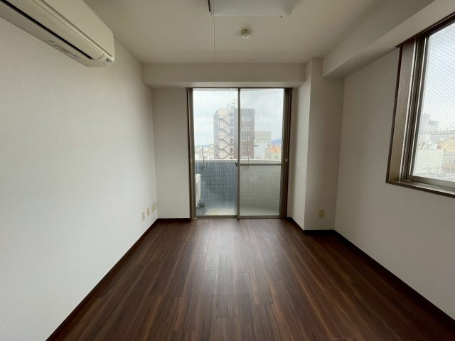 福井市順化２丁目の賃貸マンションの洋室