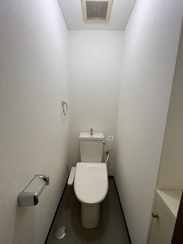 福井市順化２丁目の賃貸マンションのトイレ