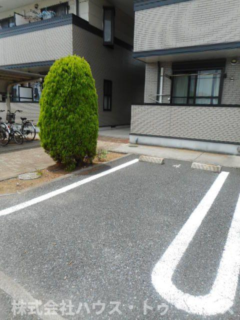 ベル・オトンヌの駐車場