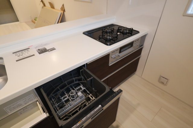 《仲介手数料無料》川越市大字並木1-19新築一戸建てブルーミングガーデンのキッチン