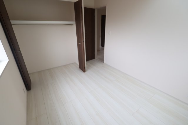 《仲介手数料無料》川越市大字並木1-19新築一戸建てブルーミングガーデンの洋室|2階 5帖