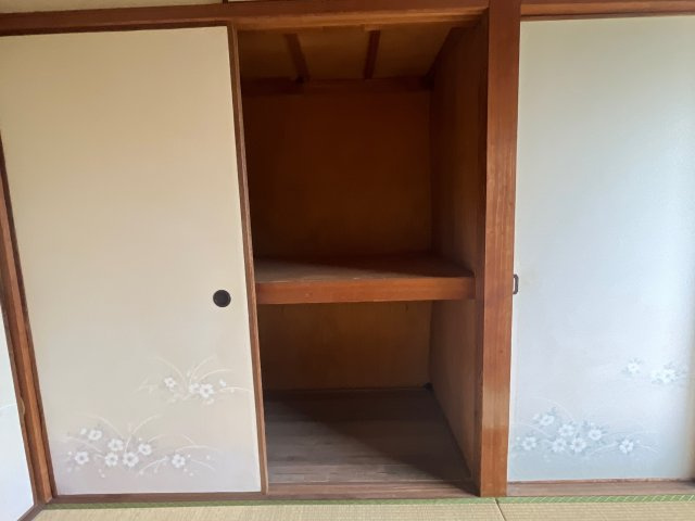 西今宿四丁目橋本貸家の収納
