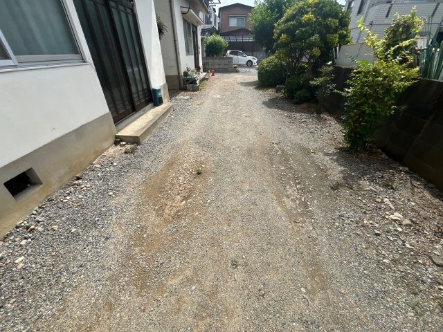 西今宿四丁目橋本貸家の駐車場
